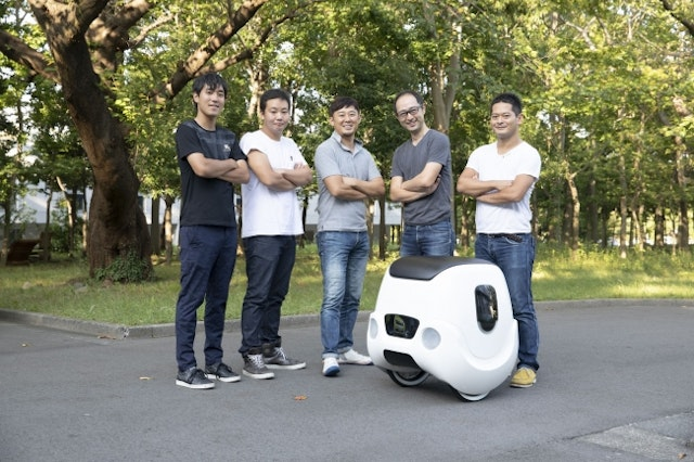 DFA、慶応義塾大学 湘南藤沢キャンパスでイタリアからの陸上配送用ドローン「YAPE」の実証実験を実施