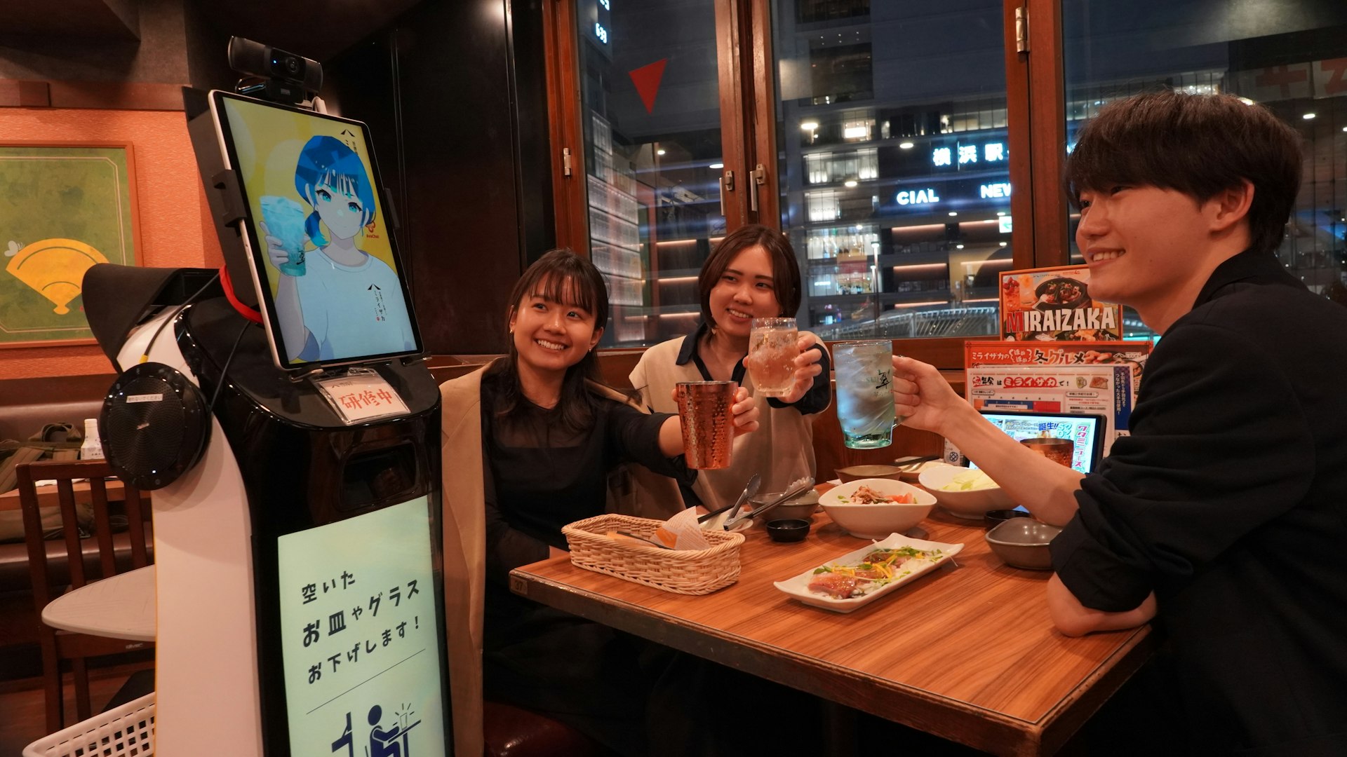 【ミライの居酒屋を体験】外食業界初のアバター×ロボットによる完全リモート接客はじめました。DFA Robotics×ワタミ×アバターダイニングラボによる日本初の取り組み